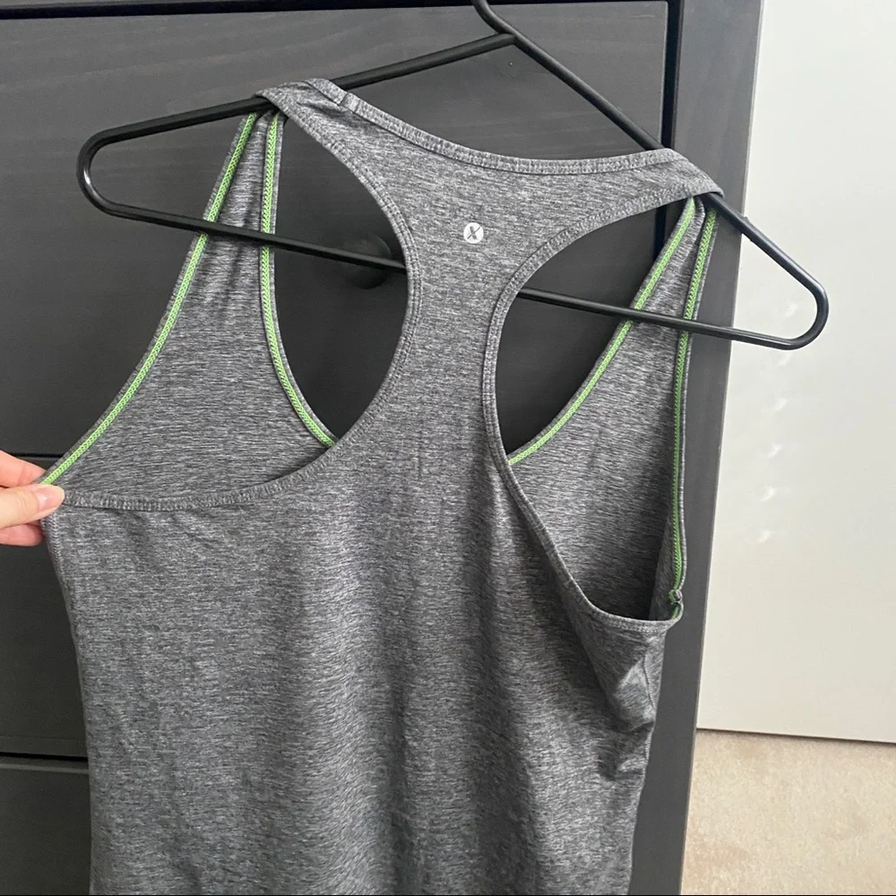NEW 🏃🏽♀️Racerback Tank Top - Picture 3 of 3